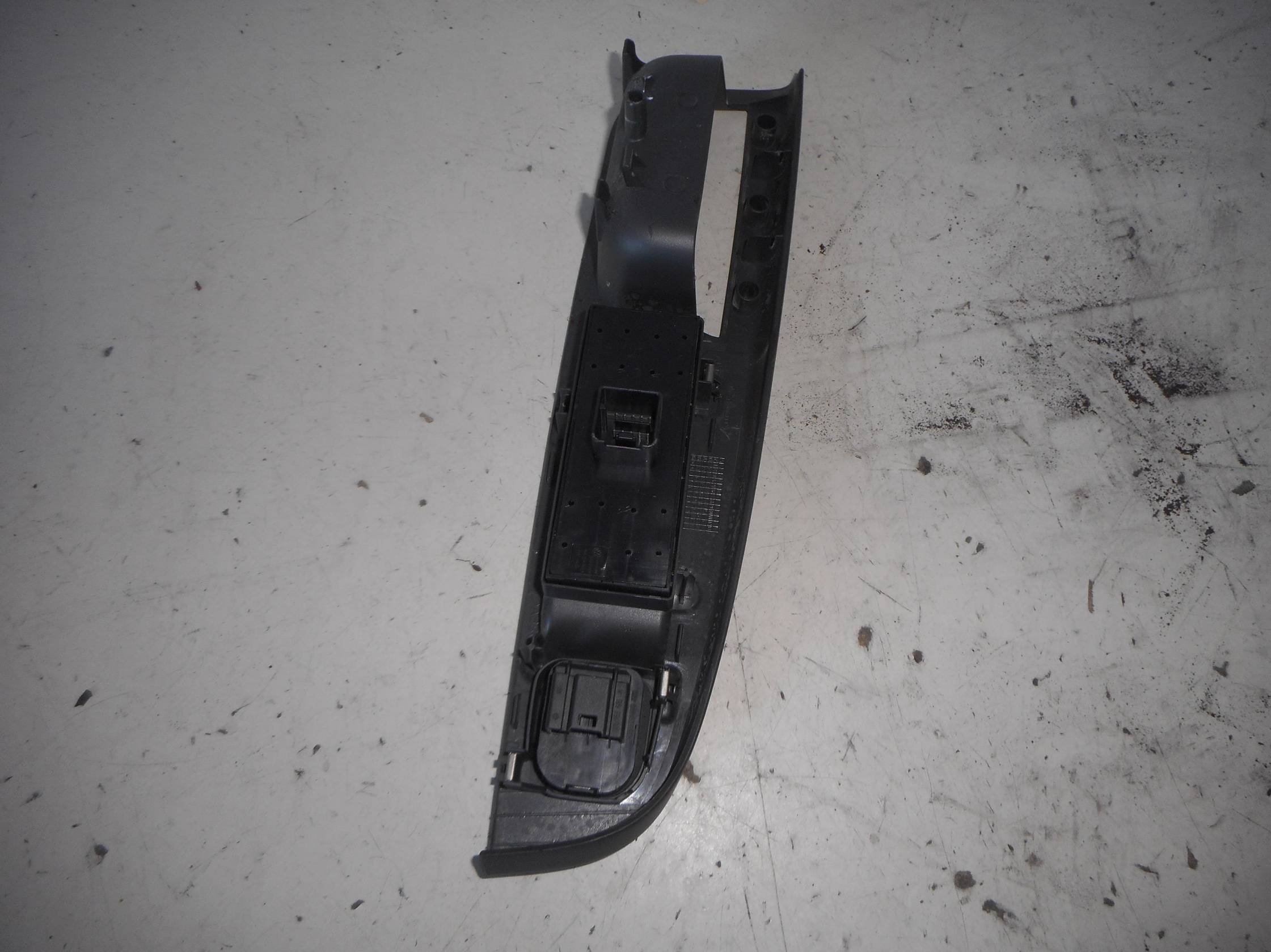 Interruttore alzacristalli porta ant.